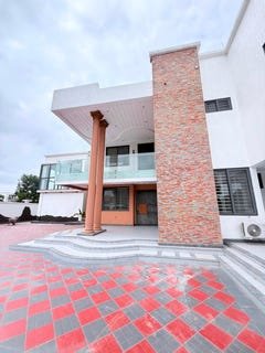 7-Bedroom Luxury Mansion for sale in West Trasacco, Accra